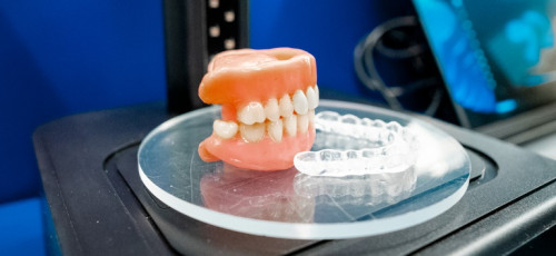 Oficinas para confecÃ§Ã£o de prÃ³teses dentÃ¡rias digitais no SUS ocorrem em todas as regiÃµes do PaÃ­s